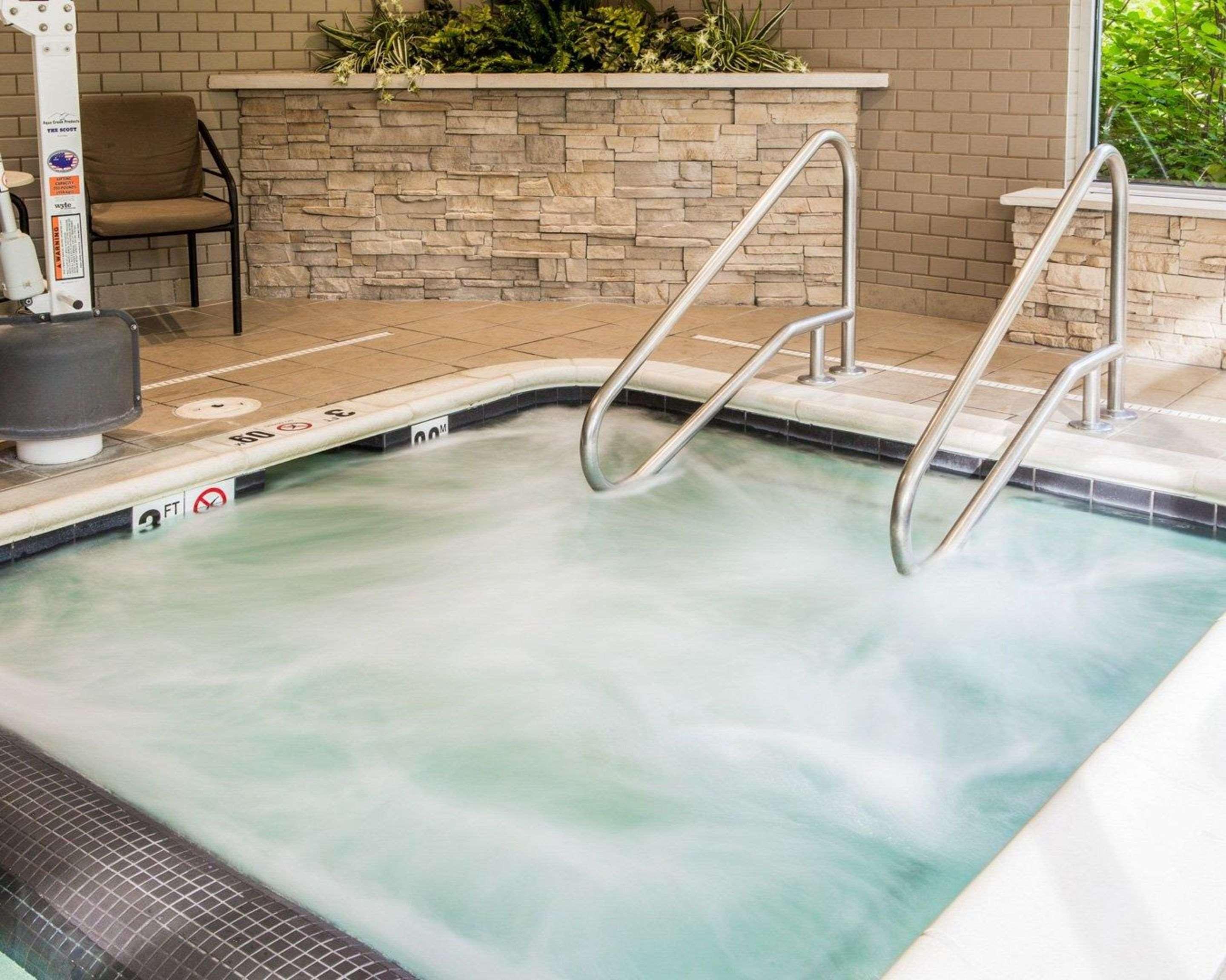 Cambria Hotel Traverse City Kültér fotó