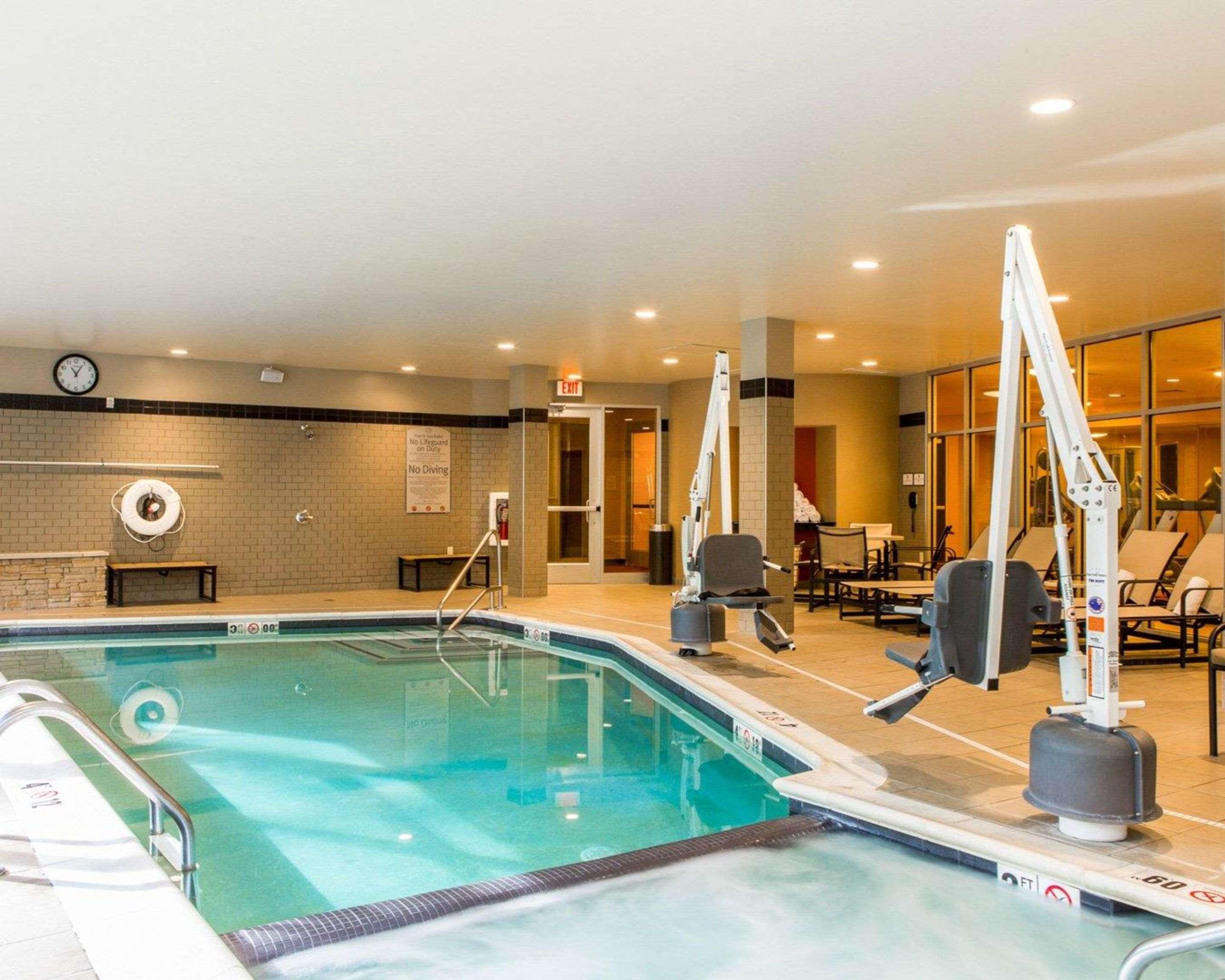Cambria Hotel Traverse City Kültér fotó