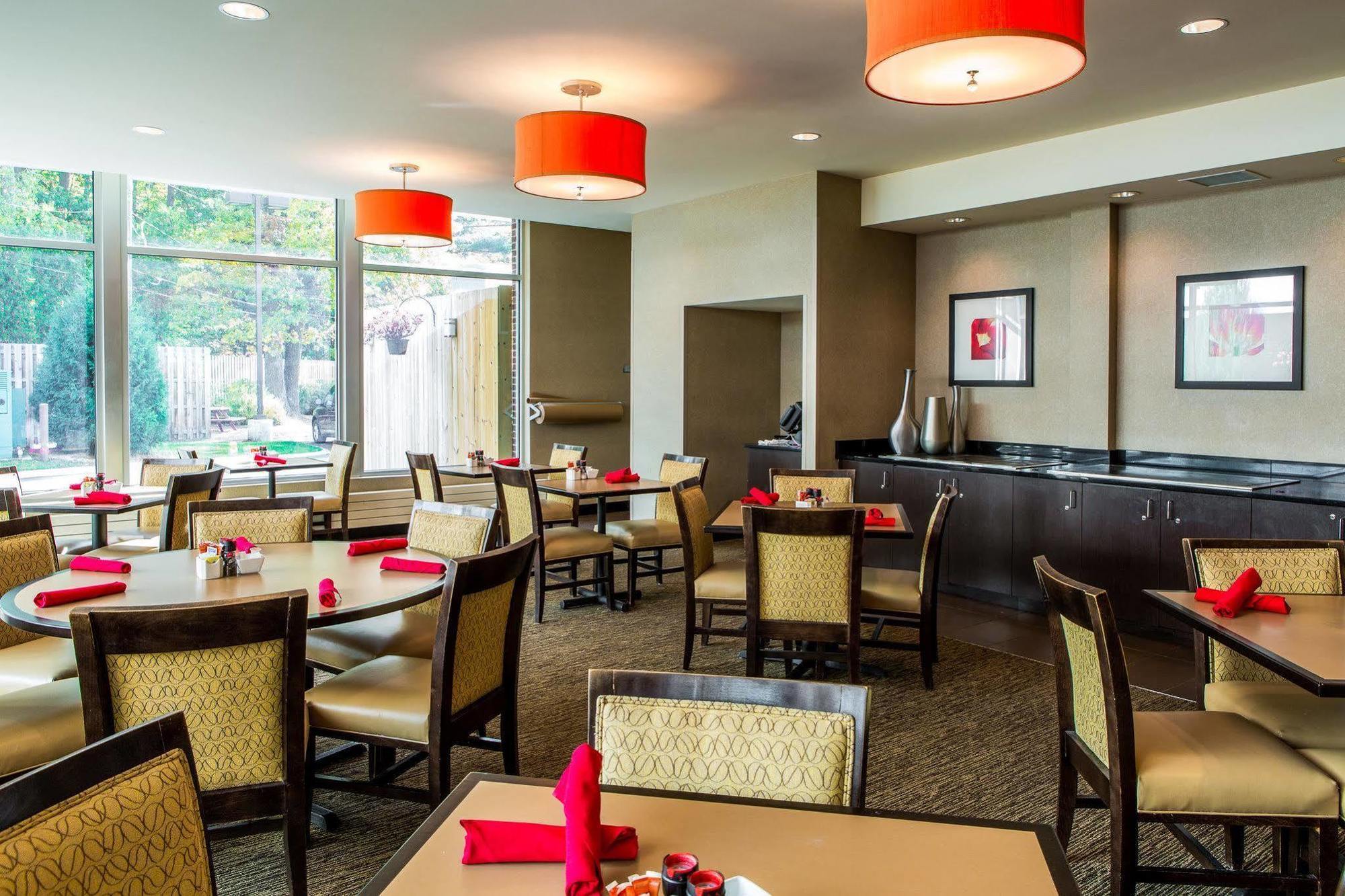 Cambria Hotel Traverse City Kültér fotó
